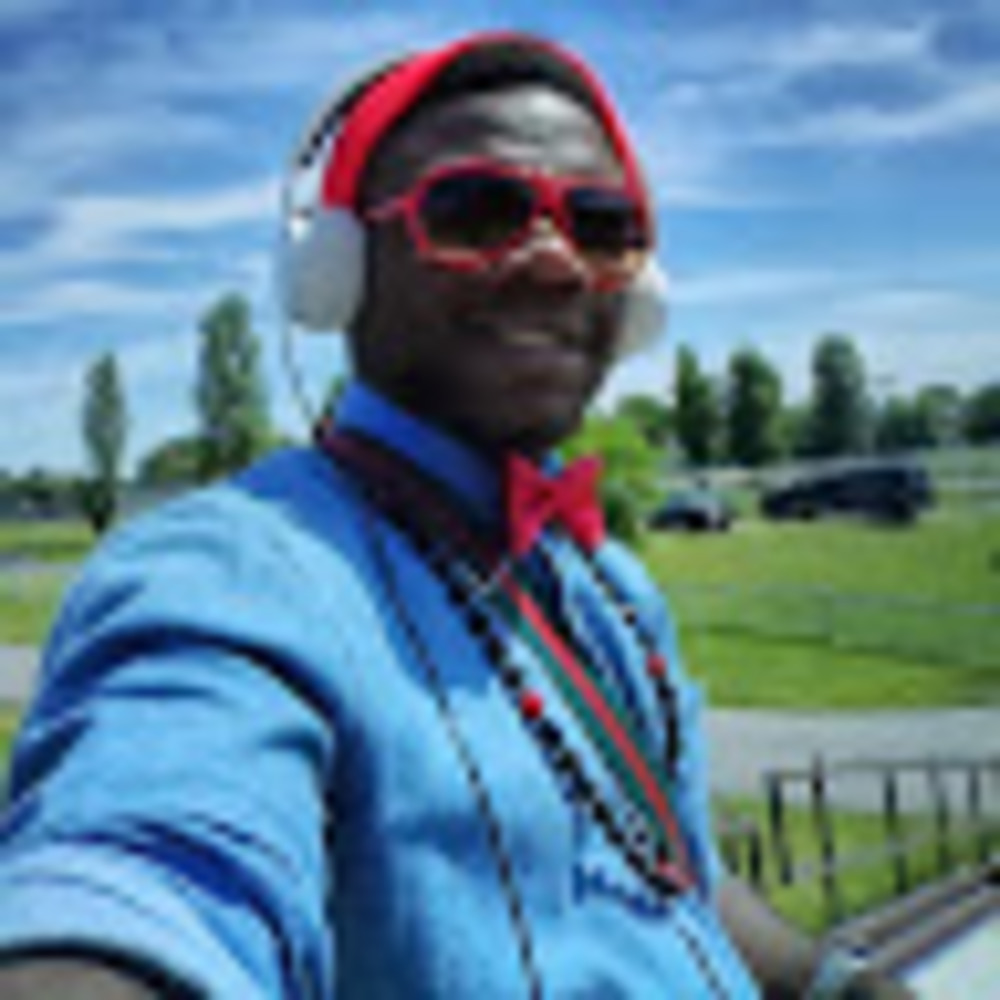Meet your Posher, Emmanuel